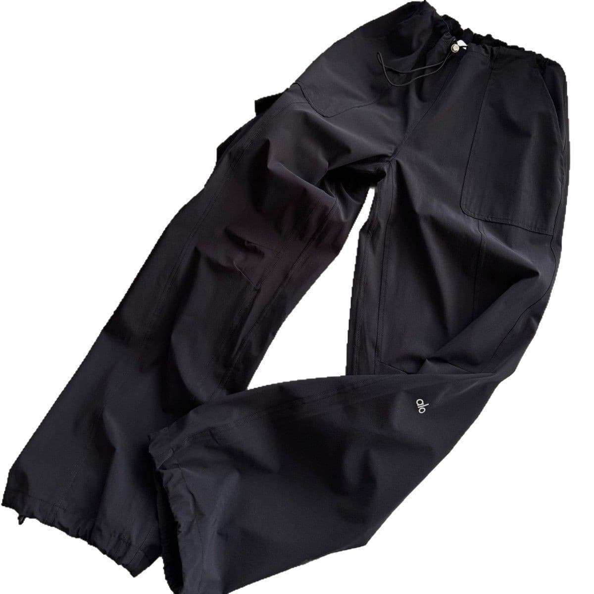 黒パンツ ゆったりシルエットワイドカーゴパンツ