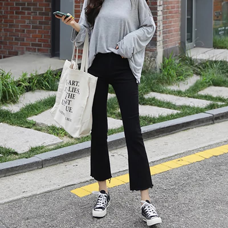 黒パンツ 裾フリンジ クロップド フレアパンツ