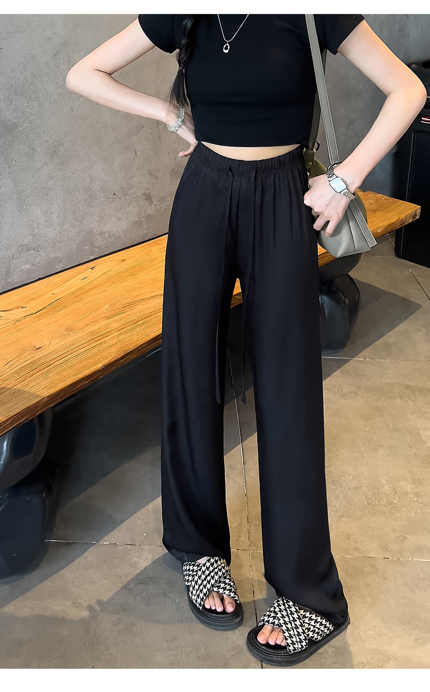 黒パンツ しわ加工ワイドパンツ