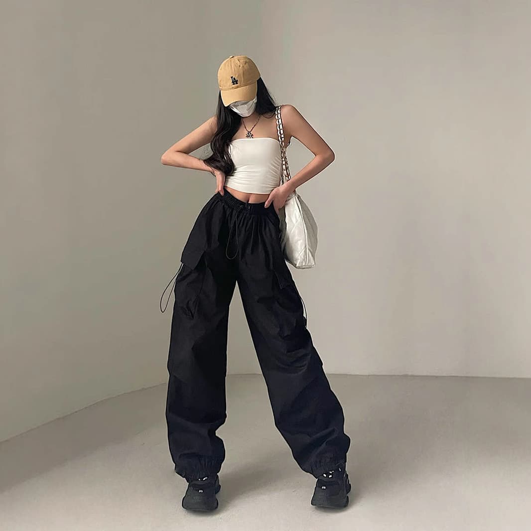 黒パンツ ゆったりダンス系ストリートカーゴパンツ