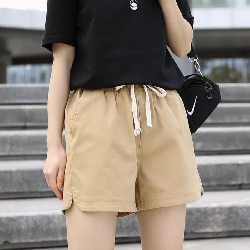 黒パンツ リラックス ドロスト ショートパンツ