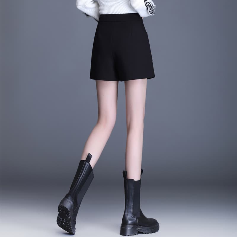 黒パンツ ジッパー付きハイウエストショートパンツ