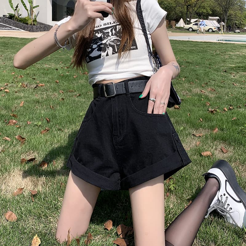 黒パンツ ハイウエストゆったりデニムショーツ