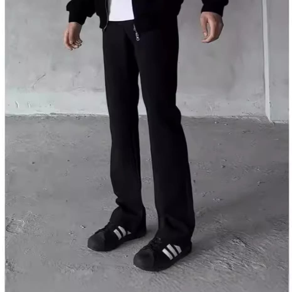 黒パンツ スタイリッシュストレートパンツ