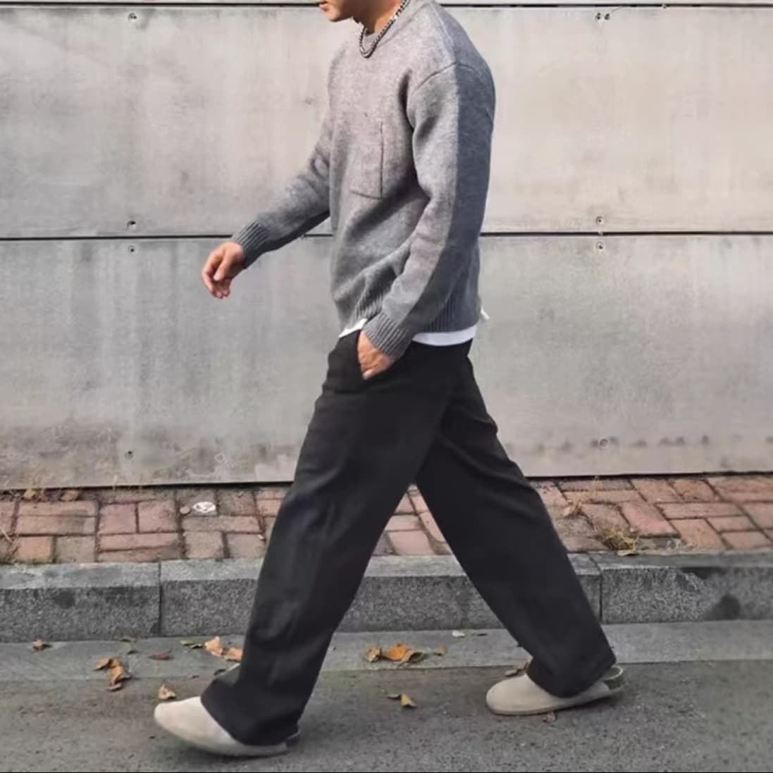 黒パンツ ゆったりルーズワイドスラックス