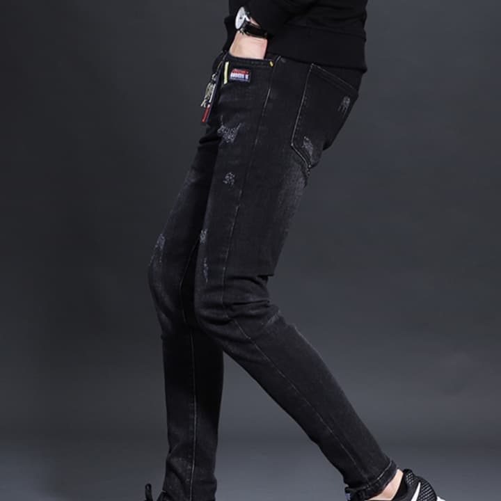 黒パンツ ダメージ加工スキニーデニム