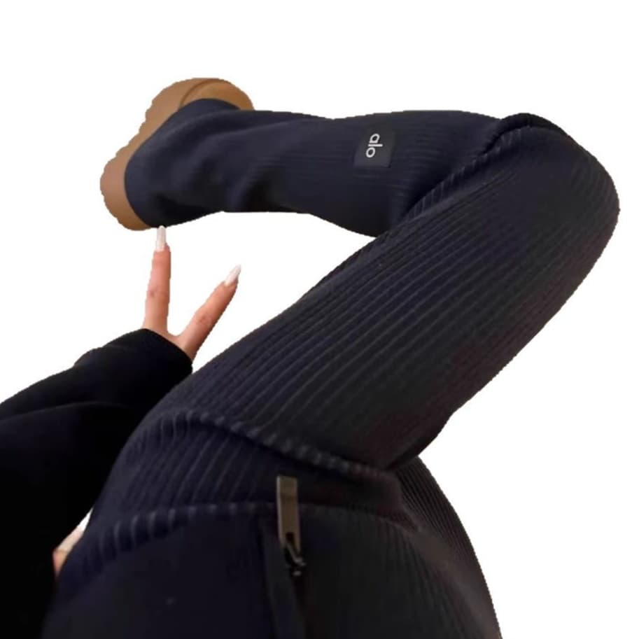 黒パンツ リブ編みストレッチ美脚フレアパンツ