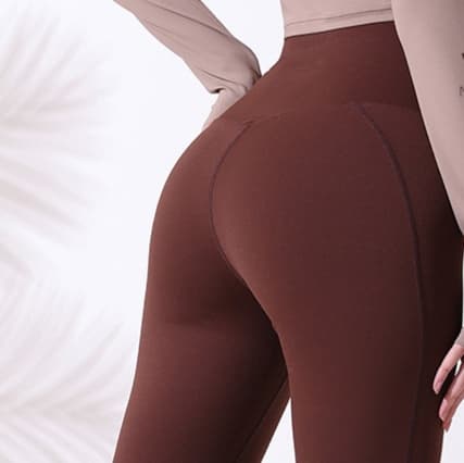 黒パンツ 美脚引き立てストレッチフレアパンツ