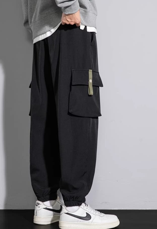 黒パンツ 美シルエット ワイドカーゴパンツ