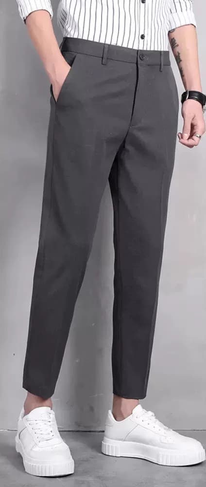 黒パンツ すっきりシルエット スマートパンツ