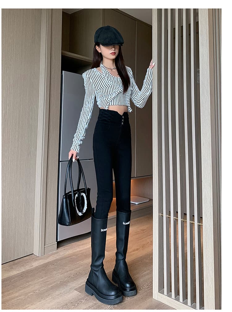 黒パンツ ハイウエストボタンスキニーパンツ