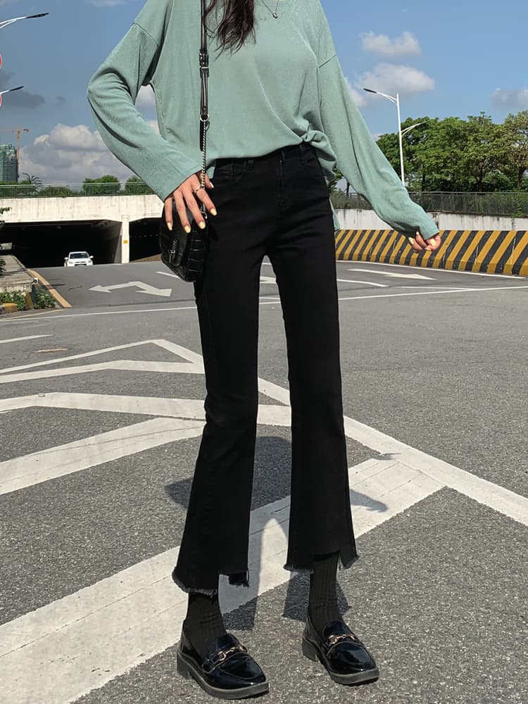 黒パンツ 裾フリンジ クロップド フレアパンツ