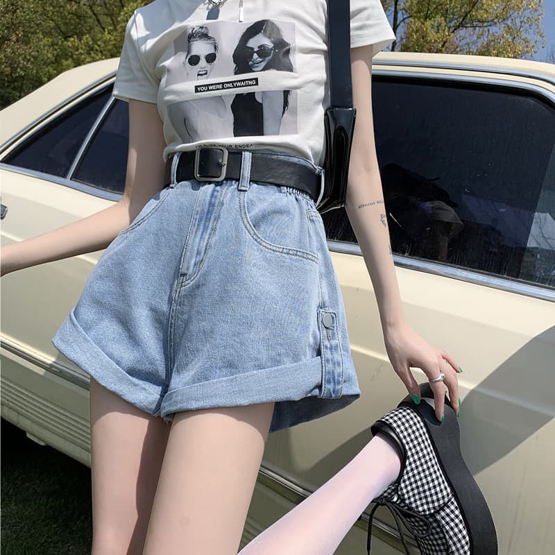 黒パンツ ハイウエストゆったりデニムショーツ