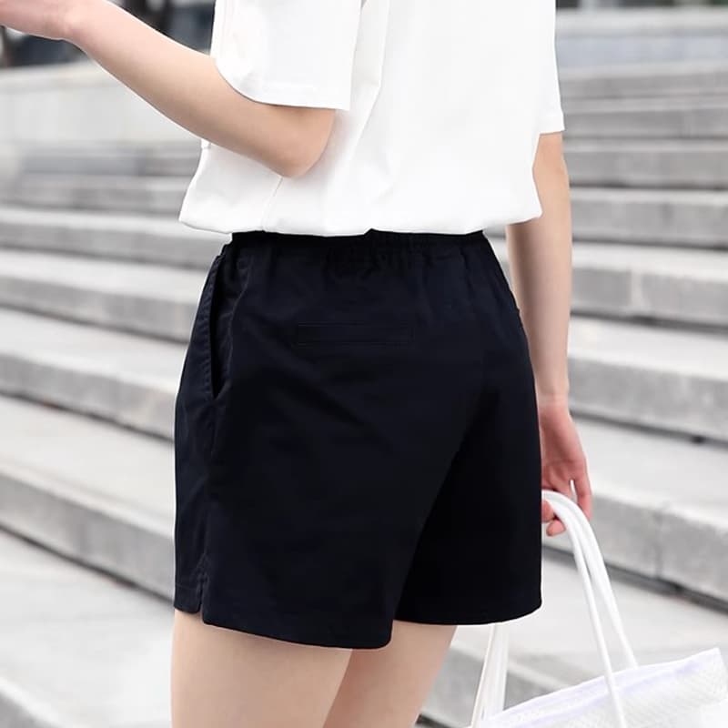 黒パンツ リラックス ドロスト ショートパンツ