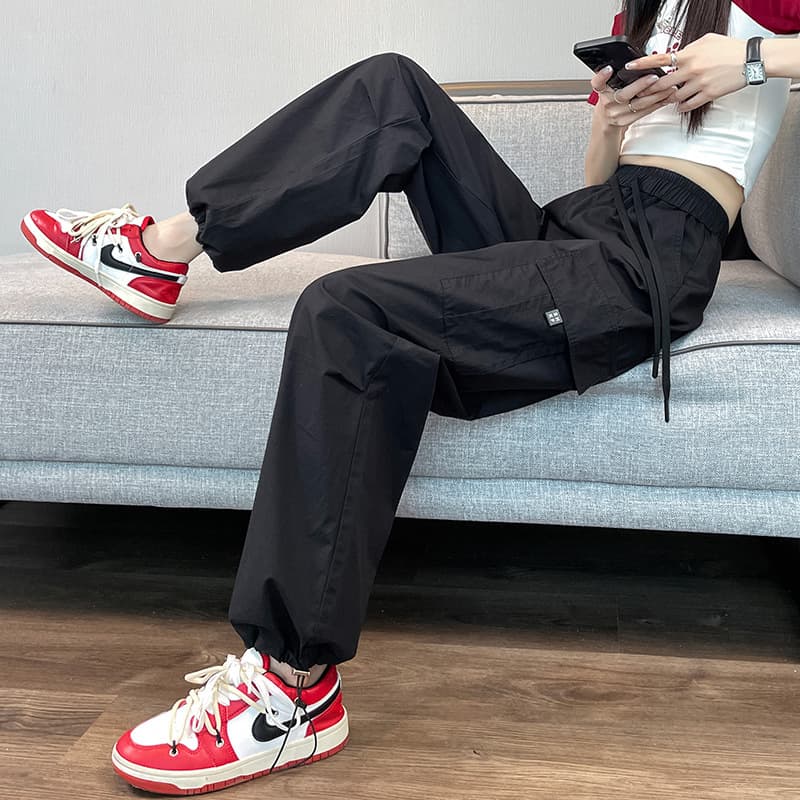 黒パンツ カジュアル ドローコード ルーズ カーゴパンツ