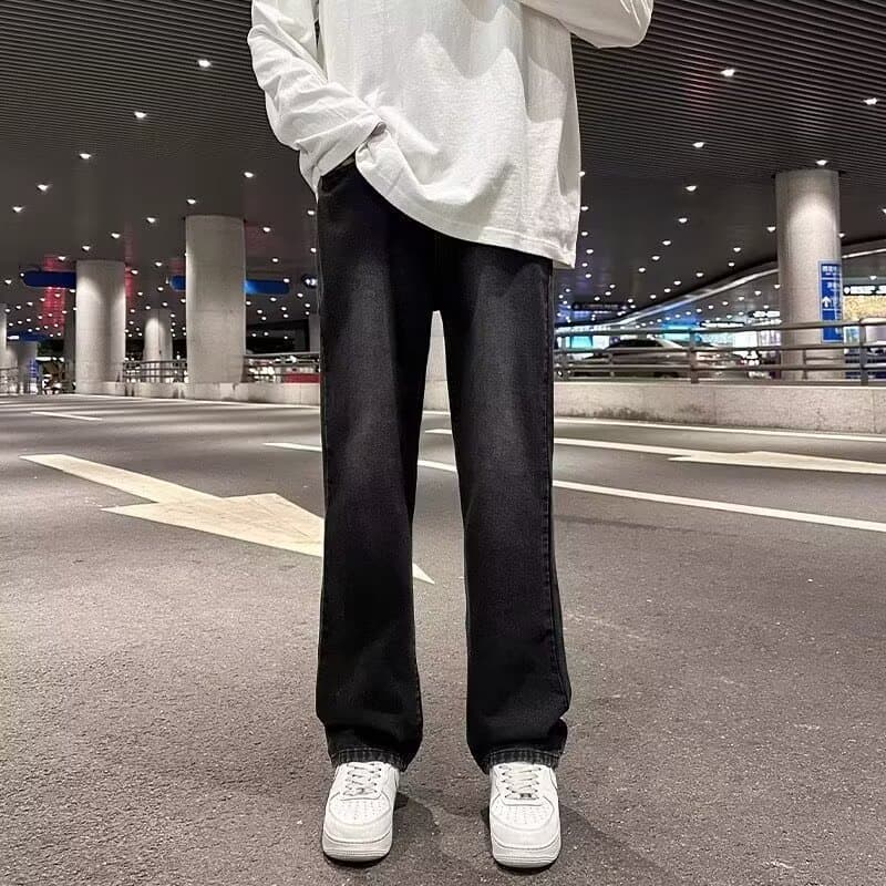 黒パンツ ストレートデニムパンツ