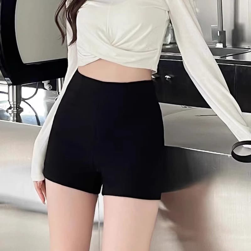 黒パンツ スタイリッシュ ハイウエスト ショートパンツ