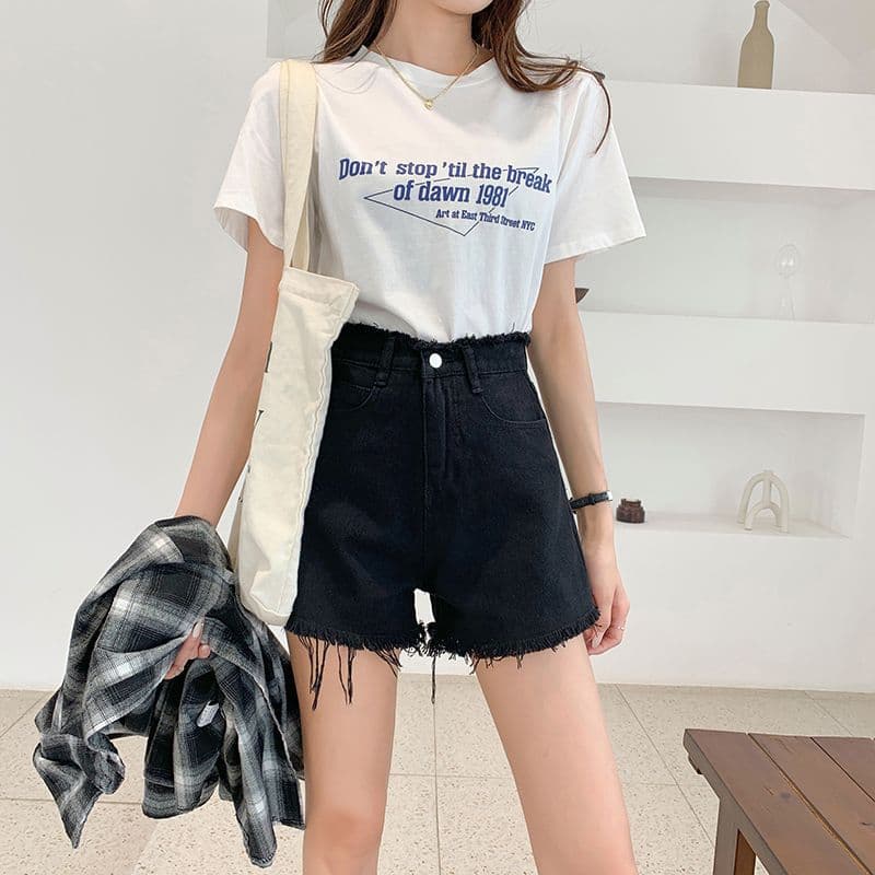 黒パンツ 裾フリンジデニムショート