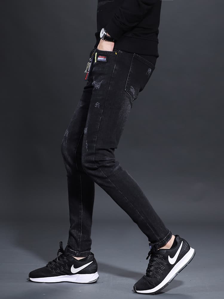 黒パンツ ダメージ加工 細身デニム