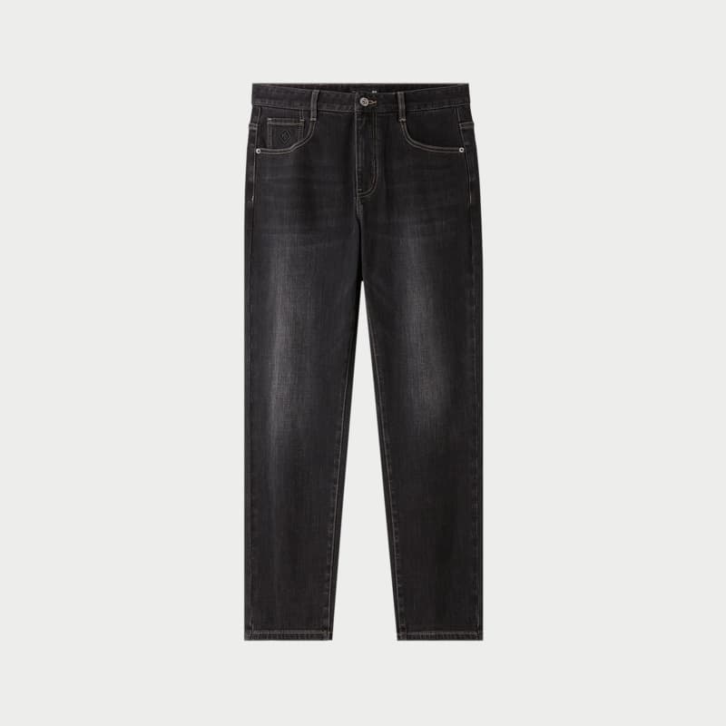 黒パンツ ストレート シルエット デニムパンツ