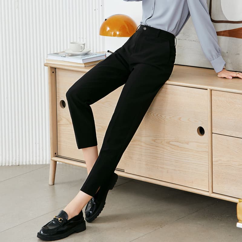 黒パンツ 美脚スタイリッシュスラックス
