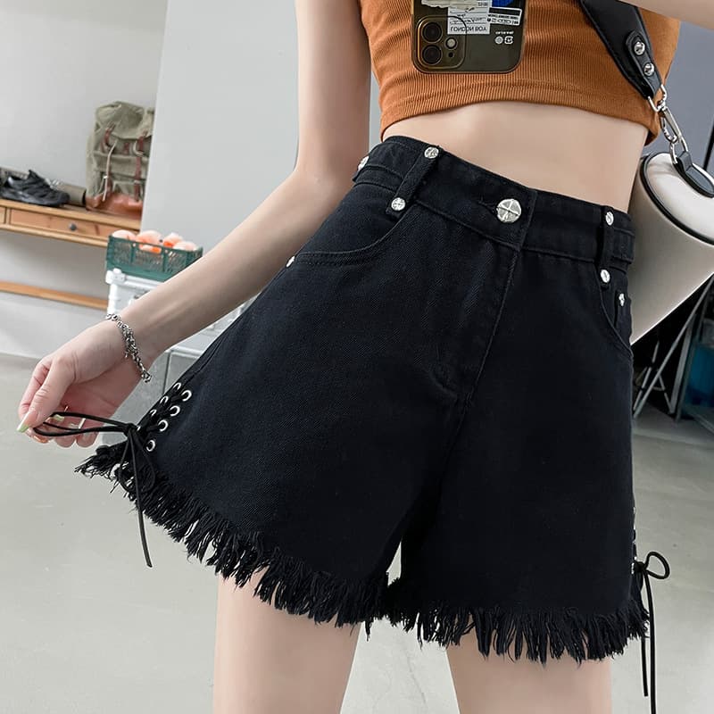 黒パンツ レース付きダメージデニムショート