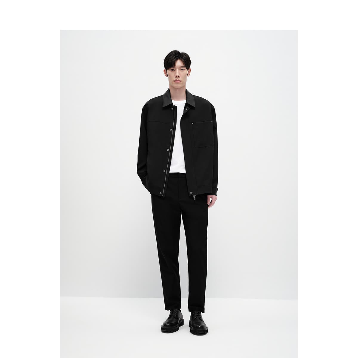 黒パンツ シンプル美シルエットチノパン