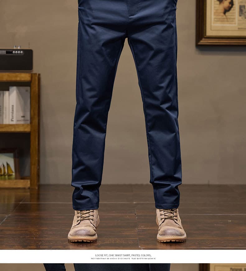 黒パンツ トレンド感覚スリムフィットスラックス