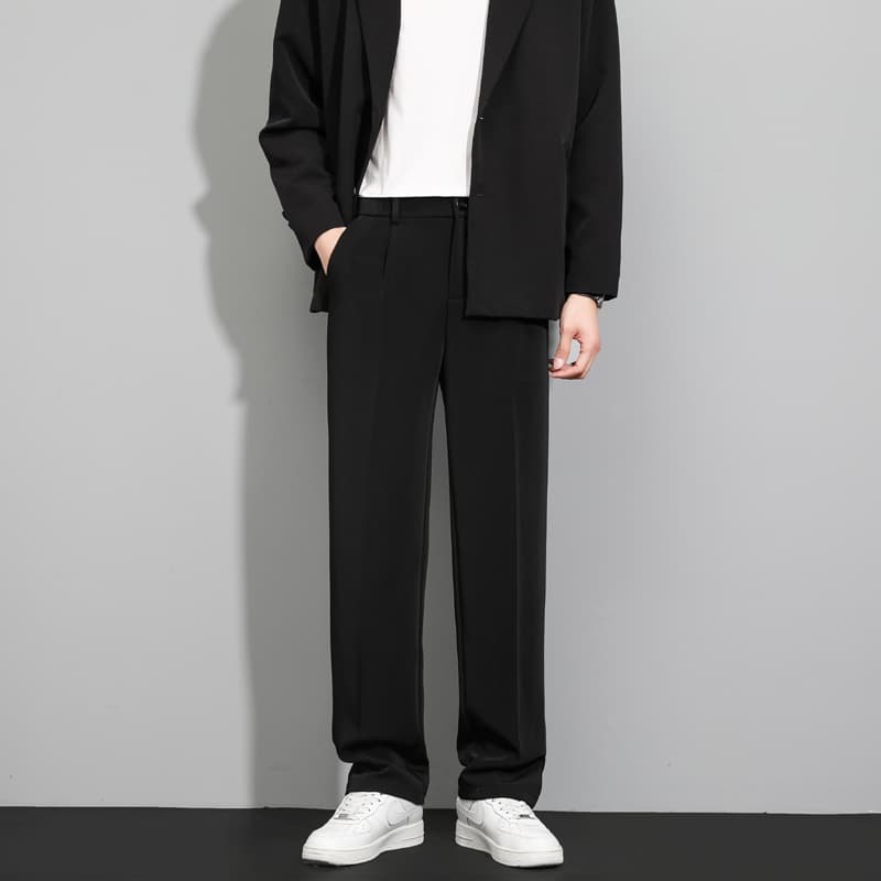 黒パンツ ゆったりストレート チノパン