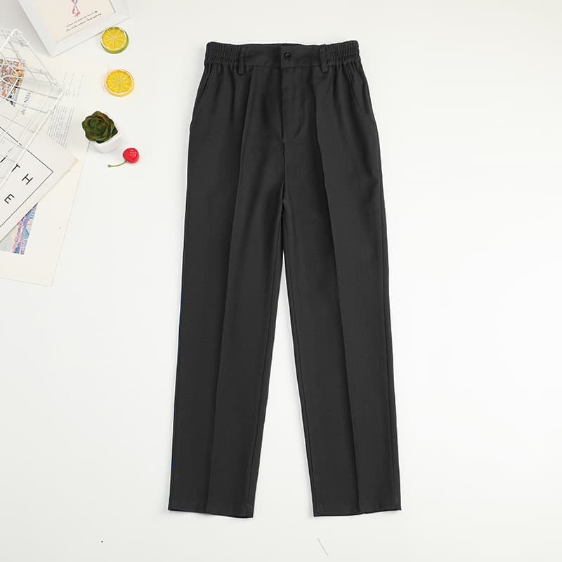 黒パンツ 上質なストレッチスラックス