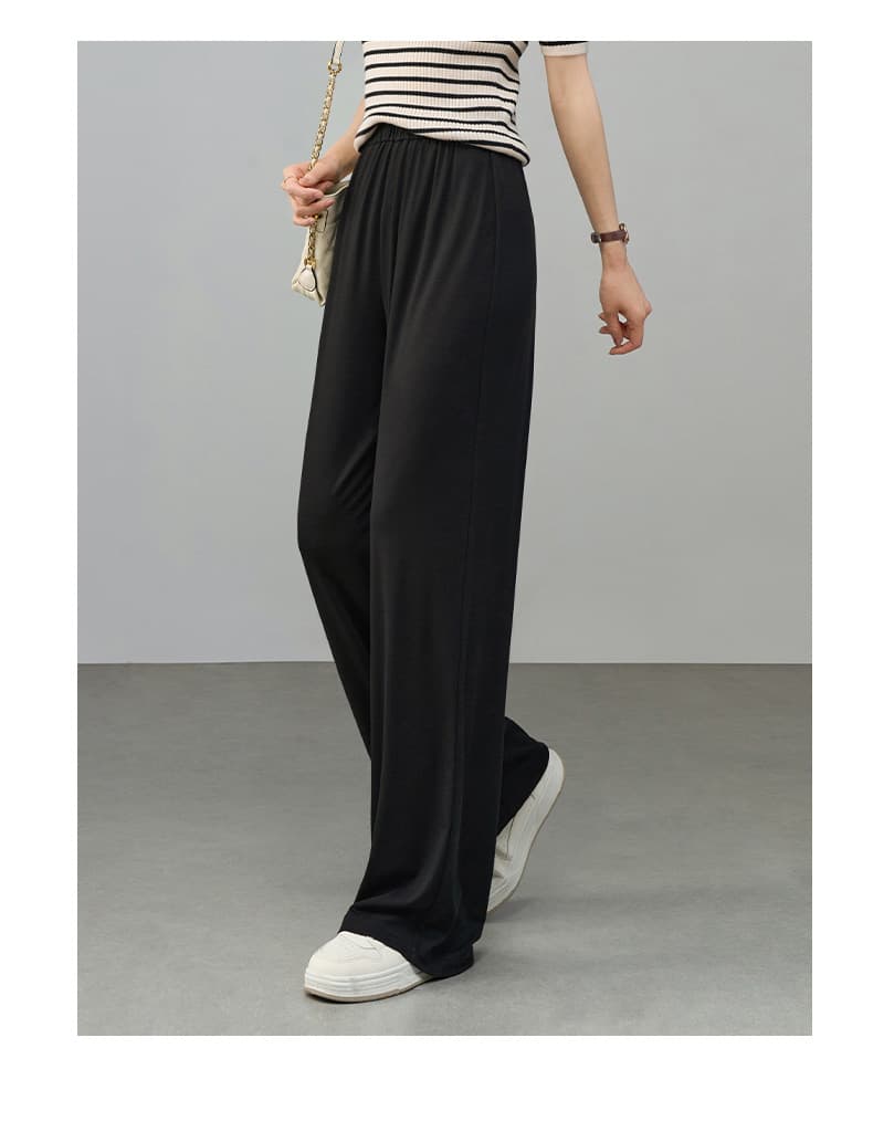 黒パンツ なめらか落ち感ワイドパンツ