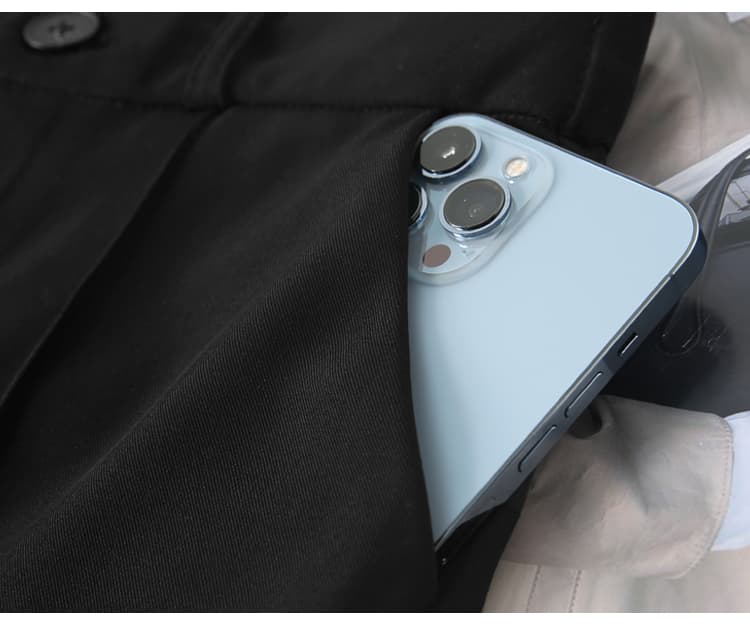 黒パンツ ゆったりシルエット美脚パンツ