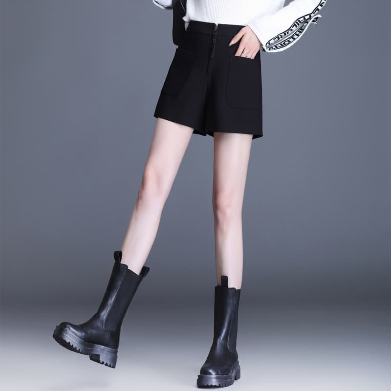 黒パンツ ジッパー付きハイウエストショートパンツ