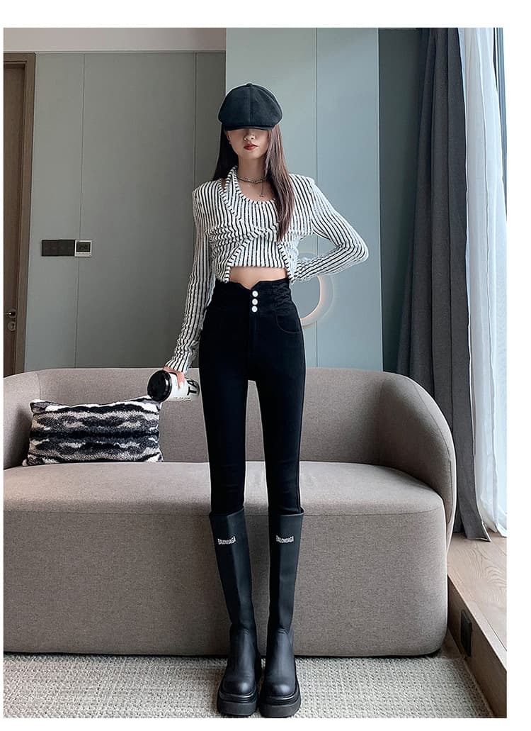 黒パンツ ハイウエストボタンスキニーパンツ