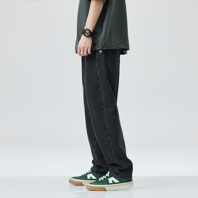 黒パンツ ゆったりデニムストレートパンツ