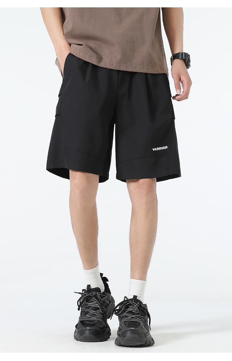 黒パンツ ユーティリティ機能性ショートパンツ