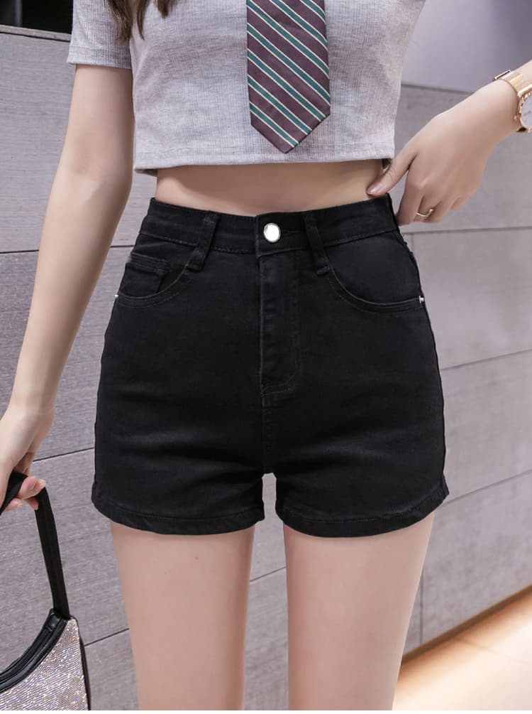 黒パンツ すっきりデニムショートパンツ