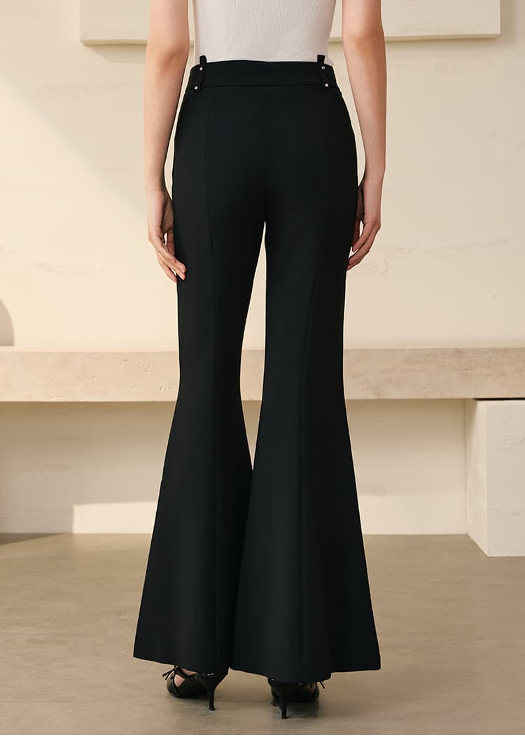 黒パンツ すっきり美脚フレアパンツ