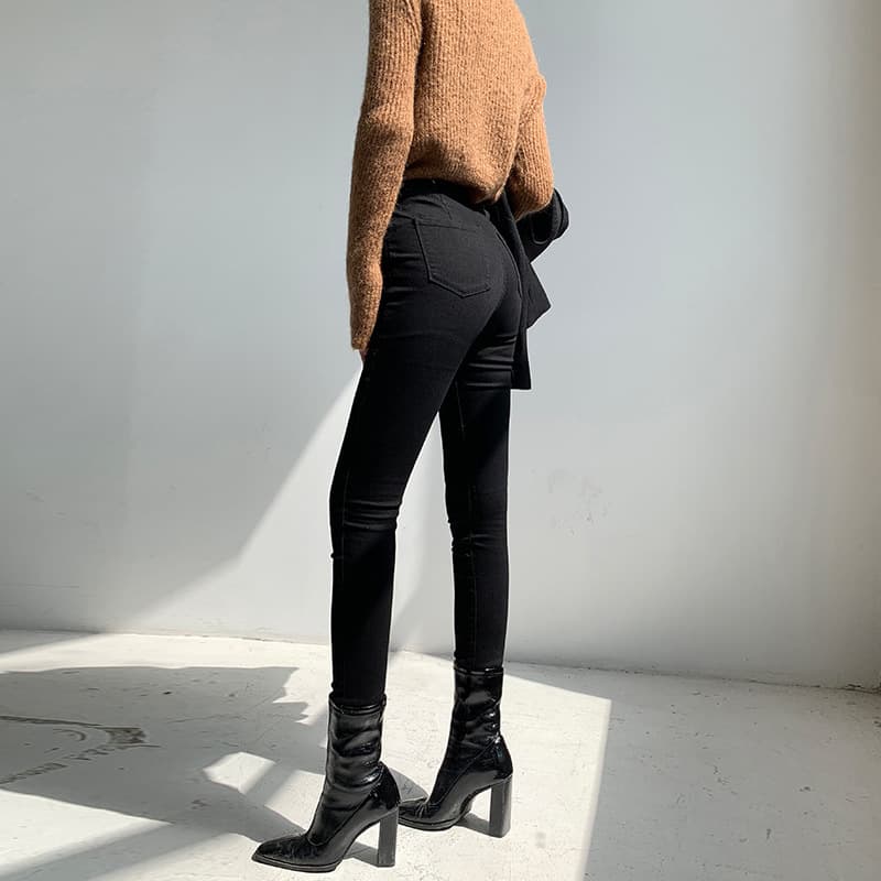 黒パンツ ハイウエストすっきりスキニーパンツ