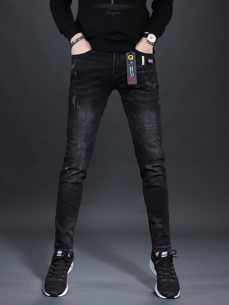 黒パンツ ダメージ加工 細身デニム