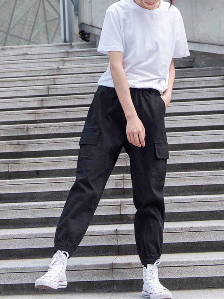 黒パンツ ゆったりシルエット多機能ポケットパンツ