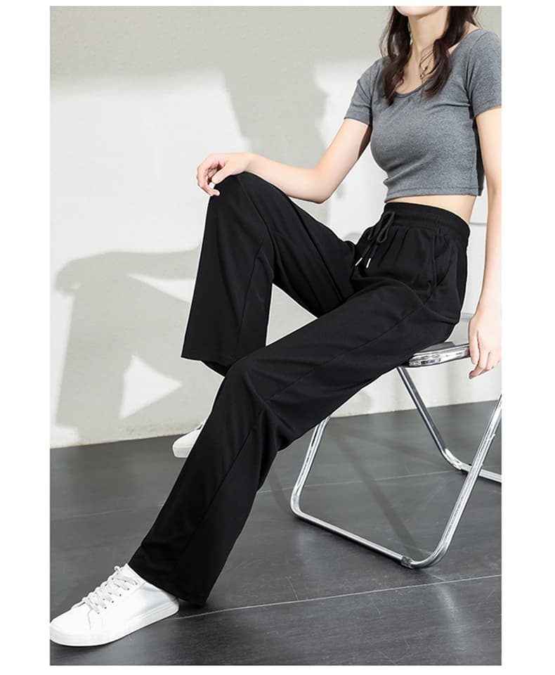 黒パンツ ゆったりドローコード入りリラックスパンツ