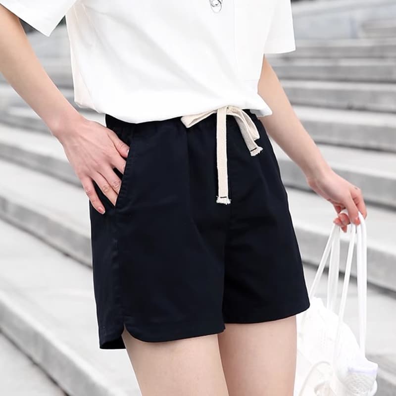 黒パンツ リラックス ドロスト ショートパンツ