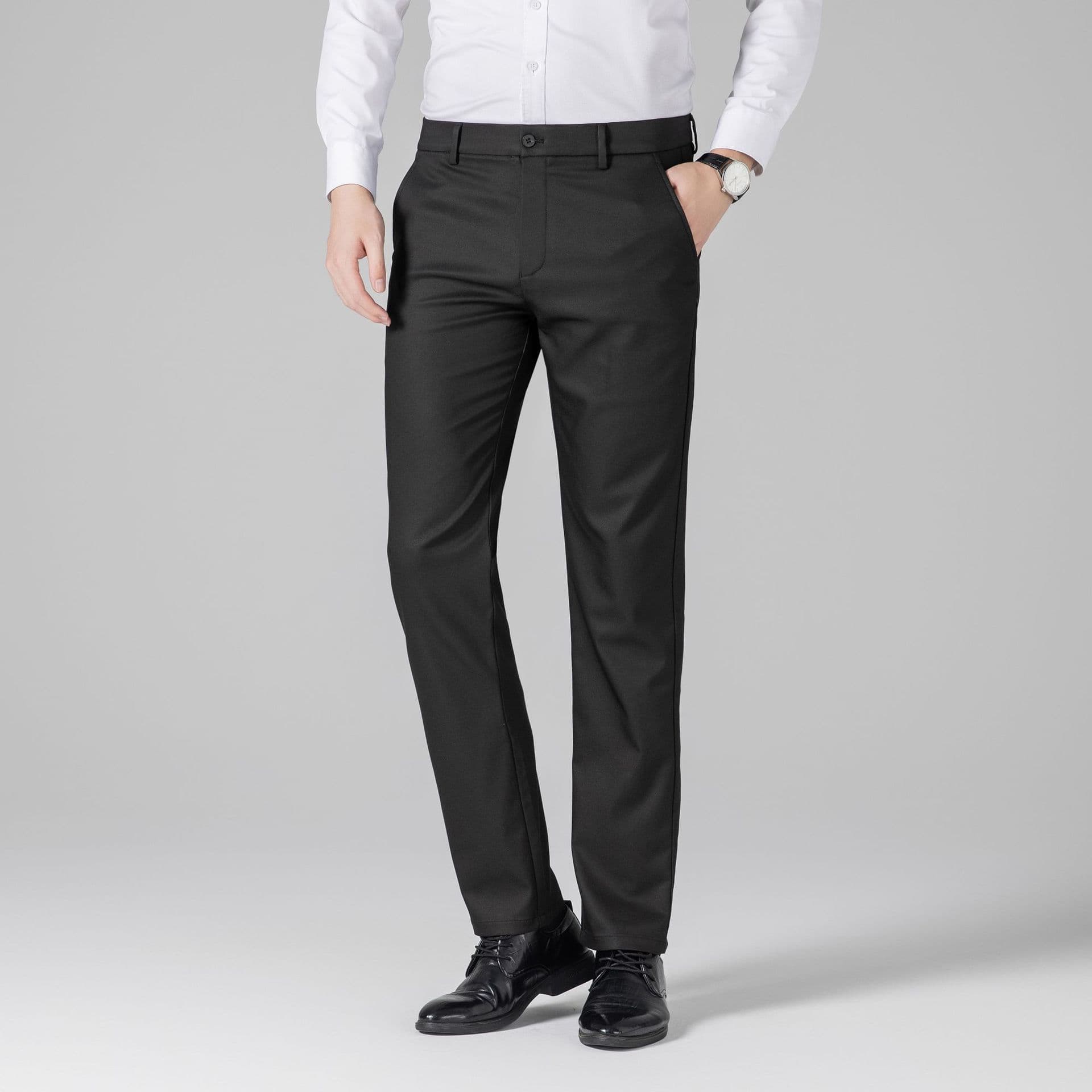 黒パンツ しなやかストレートスラックス