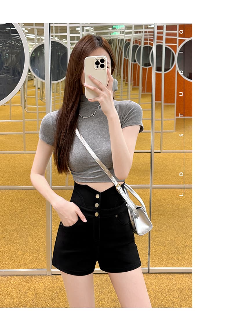 黒パンツ ハイウエストショートパンツ
