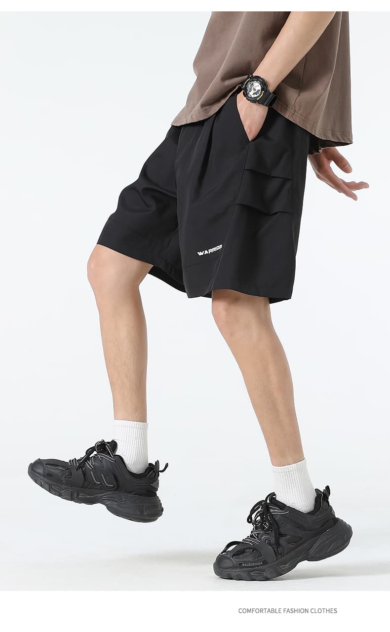 黒パンツ ユーティリティ機能性ショートパンツ