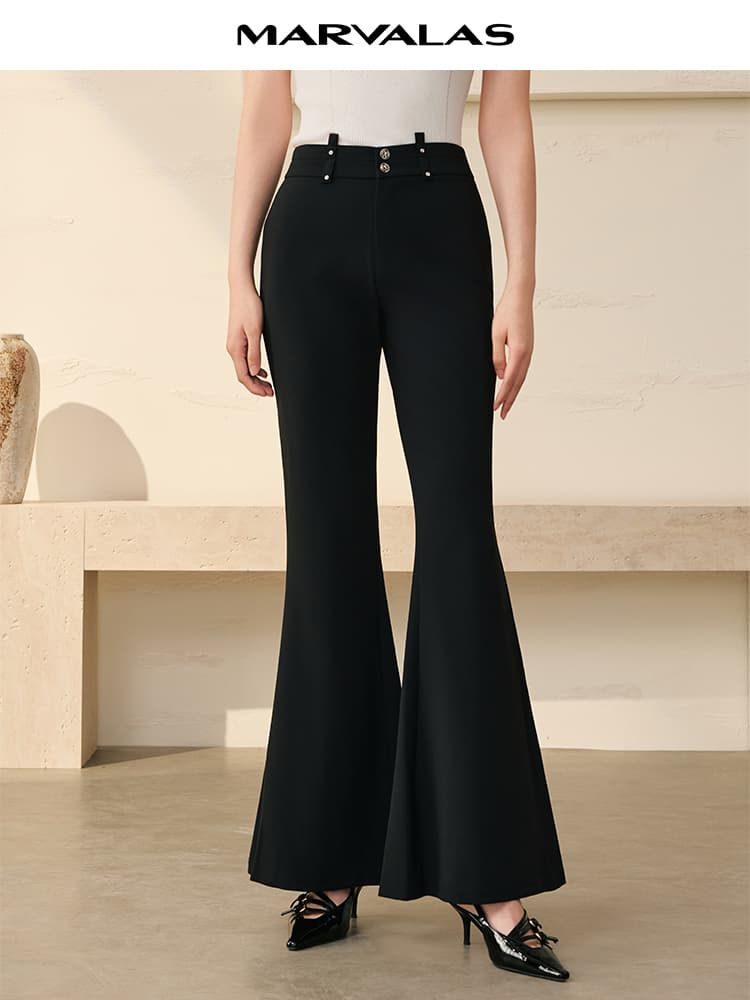 黒パンツ すっきり美脚フレアパンツ