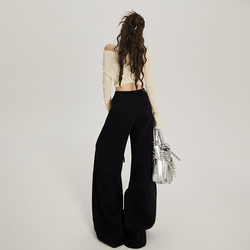 黒パンツ ドレープ シルエット ワイド パンツ