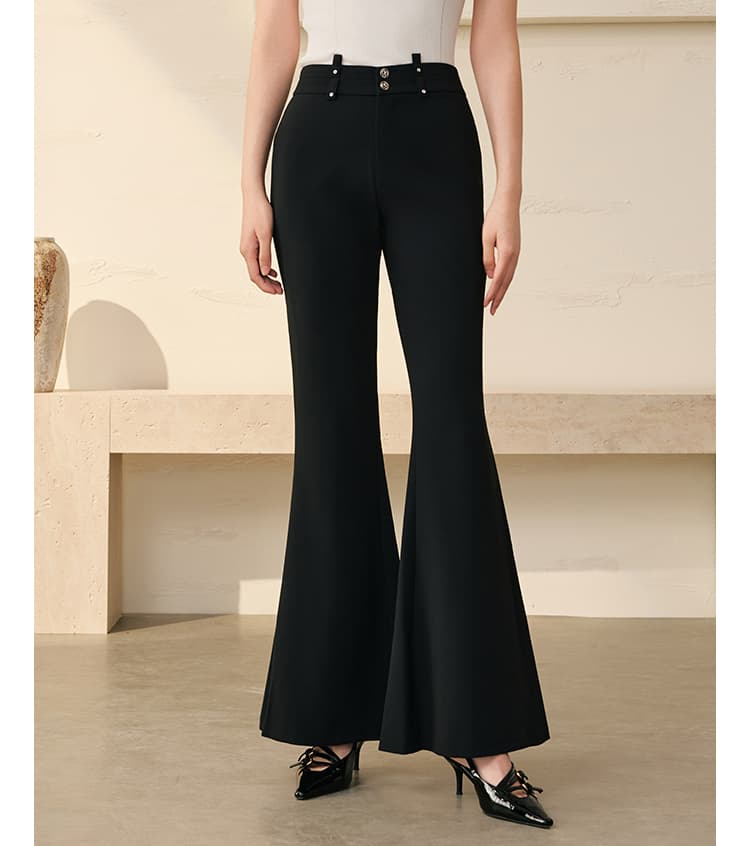 黒パンツ すっきり美脚フレアパンツ