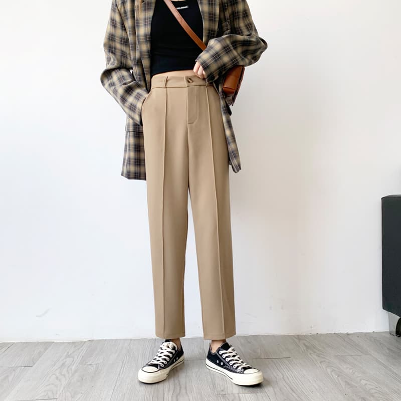 黒パンツ ゆったりシルエット美脚パンツ